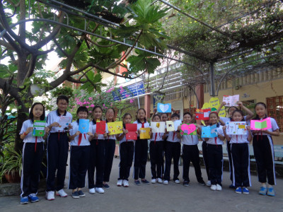 Học sinh thi thiết kế thiệp