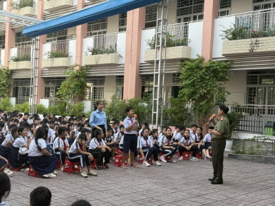 Tổ chức thi "RUNG CHUÔNG VÀNG" cho học sinh Khối 3