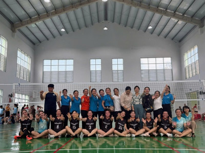 Đội tuyển bóng chuyền nữ trường Tiểu Học Trần Phú đã xuất sắc vào chung kết.