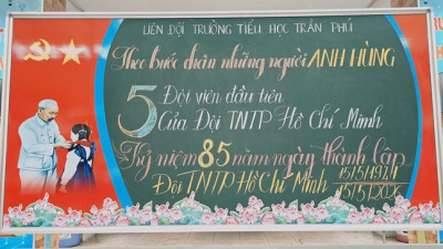 THEO BƯỚC CHÂN NHỮNG NGƯỜI ANH HÙNG