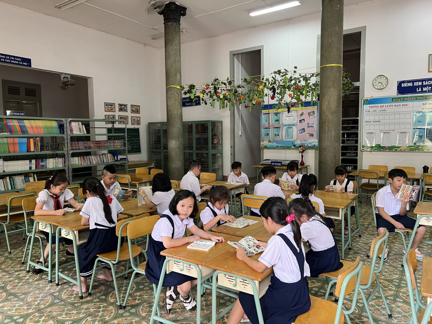HS đọc sách tại thư viện 2