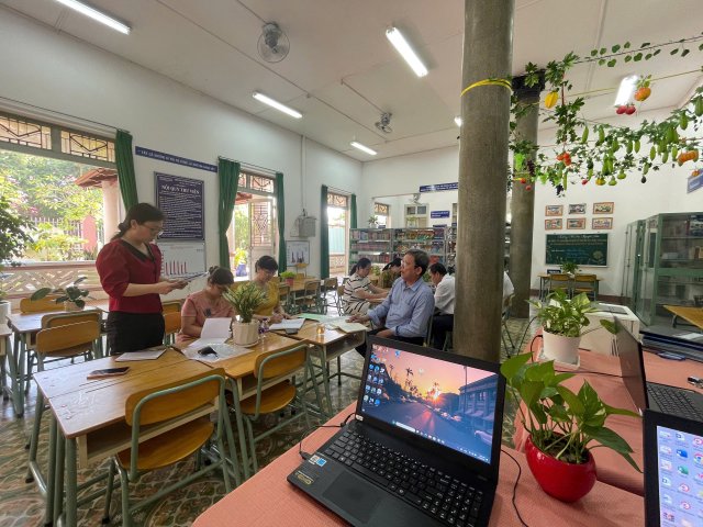 Trường TH Nguyễn Trãi tiếp đoàn kiểm tra Thư viện